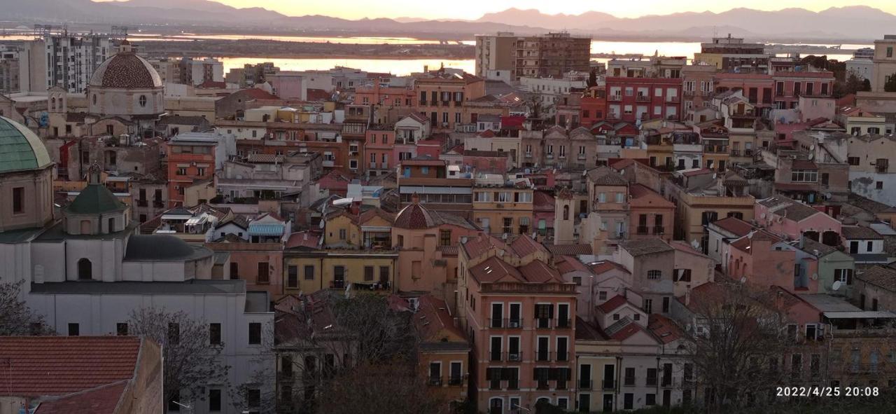 Cozy Suite Centro Cagliari Bagian luar foto